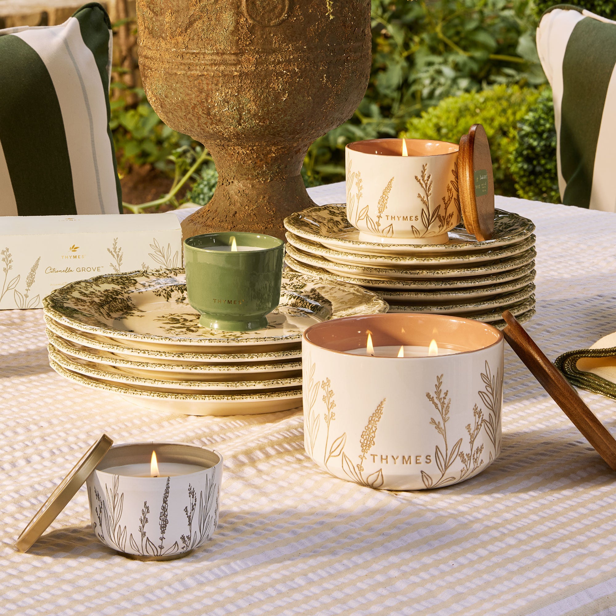 Outdoor Oasis Citronella Grove Large Candle - Image 4